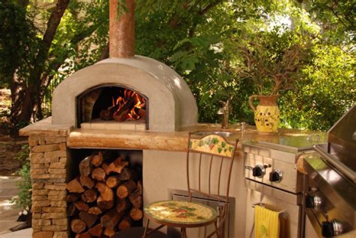 How do you vent a wood fired pizza oven?