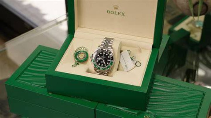 What does a Rolex full service include?