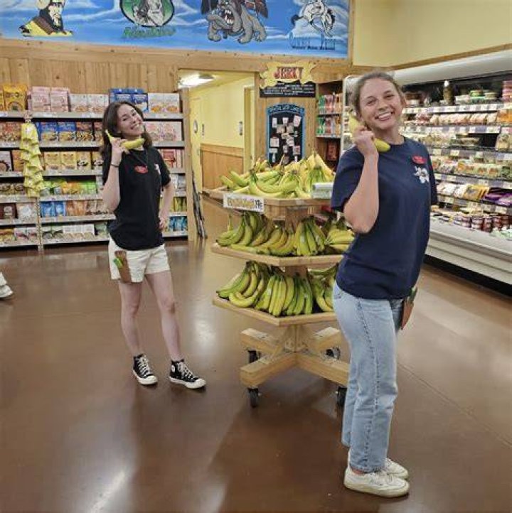 Why are Trader Joes employees so happy?